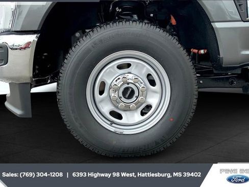 New 2025 Ford F250 XL w/ 360-Degree Camera Package image 5