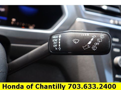 Used 2022 Volkswagen Tiguan SE image 17