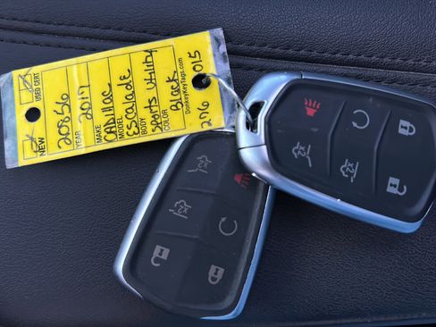 Used 2017 Cadillac Escalade Luxury image 48