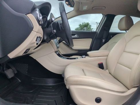Used 2019 Mercedes-Benz GLA 250 image 14