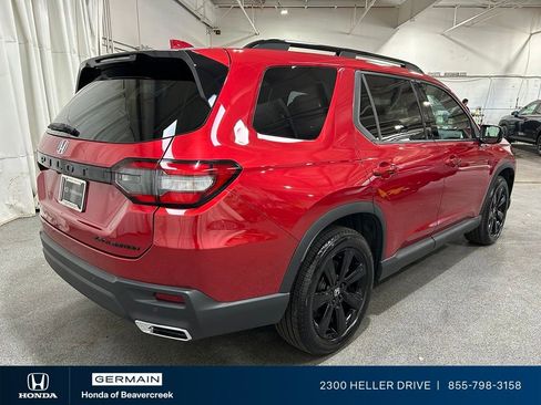 Certified 2025 Honda Pilot Black Edition image 8