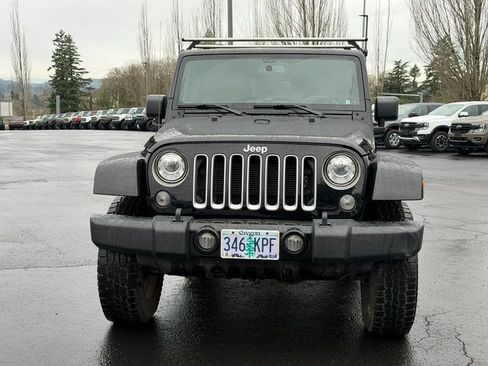 Used 2017 Jeep Wrangler Unlimited Sahara w/ Max Tow Package image 9