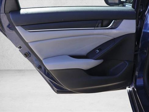Used 2018 Honda Accord EX image 22