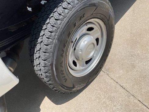 Used 2015 Ford F350 XL w/ Snow Plow Prep Package image 10