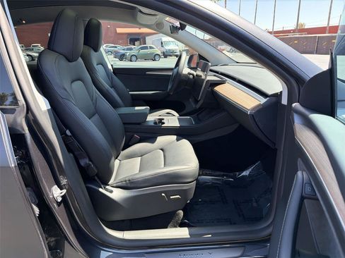 Used 2025 Tesla Model Y Long Range AWD/4WD image 14