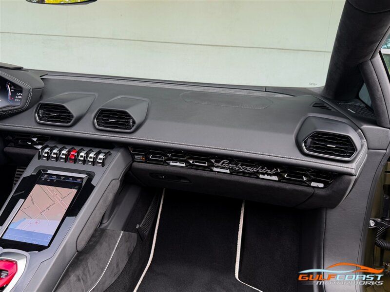 Used 2022 Lamborghini Huracan EVO RWD image 28