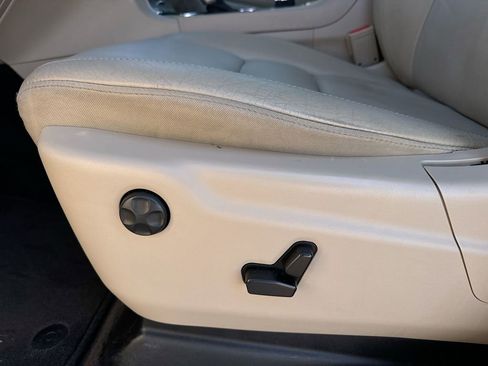 Used 2018 Jeep Grand Cherokee Limited image 12