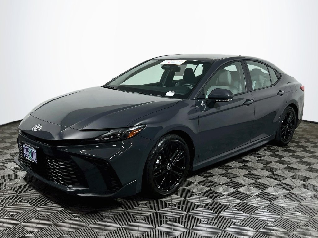 Certified 2025 Toyota Camry SE FWD image 3