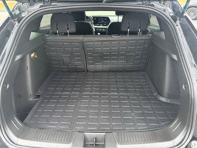 Used 2025 Chevrolet Trax RS w/ Sunroof Package FWD image 9