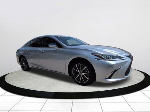 Used 2025 Lexus ES 350 w/ Premium Package FWD image 3