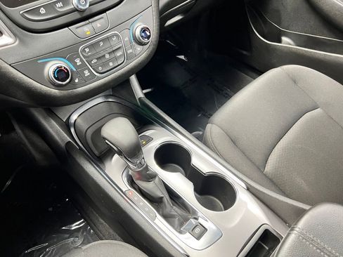 Used 2025 Chevrolet Malibu LT FWD image 9