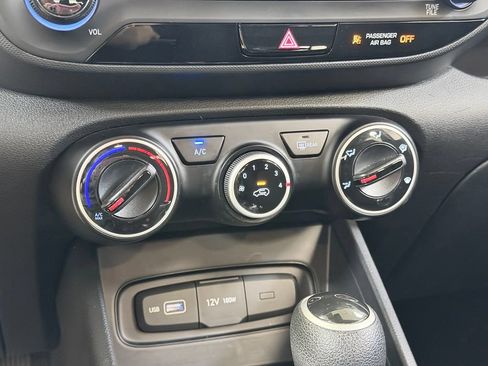 Used 2022 Hyundai Venue SE w/ Cargo Package FWD image 41