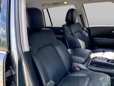 Used 2022 Nissan Armada SV w/ SV Appearance Package RWD image 9
