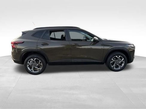 Certified 2024 Chevrolet Trax LT w/ Sunroof Package image 6