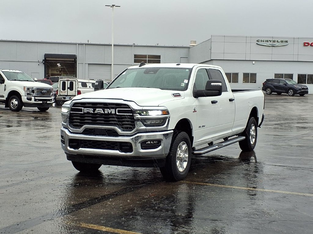 Used 2026 RAM 3500 Big Horn AWD/4WD image 2