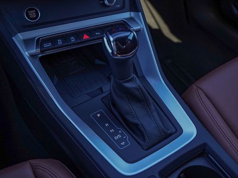 Certified 2025 Audi Q3 2.0T Premium w/ Convenience Package image 19