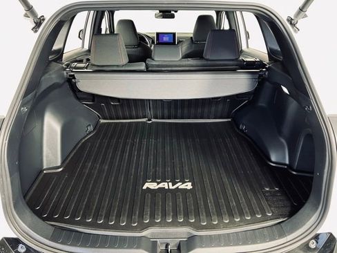 Used 2025 Toyota RAV4 SE image 13