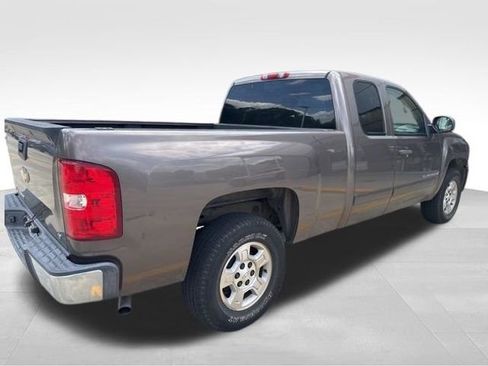 Used 2007 Chevrolet Silverado 1500 LT w/ 1LT Convenience Package RWD image 8
