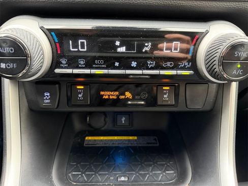 Used 2020 Toyota RAV4 XSE image 11