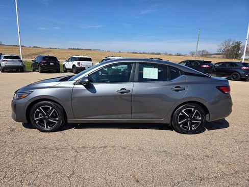 Used 2024 Nissan Sentra SV image 24