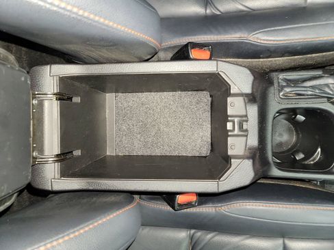 Used 2017 Toyota RAV4 SE image 29