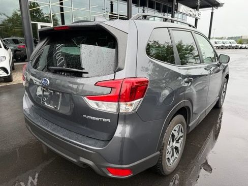 Used 2023 Subaru Forester Premium AWD/4WD image 9