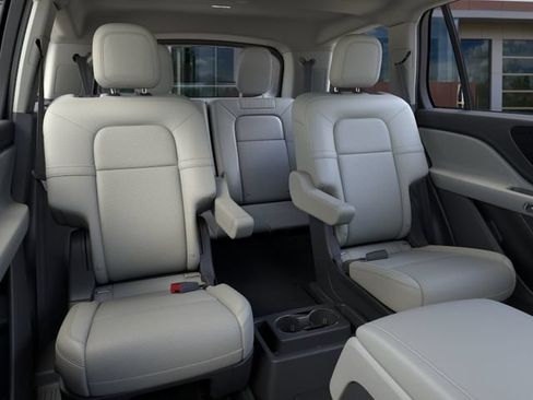 New 2026 Lincoln Aviator AWD image 13