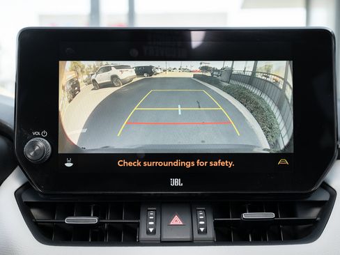 Used 2023 Toyota RAV4 XLE Premium image 31