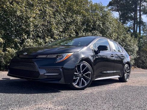Used 2020 Toyota Corolla SE image 2