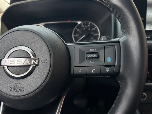 Used 2022 Nissan Rogue SL w/ SL Premium Package image 11