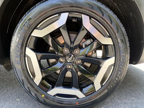 Used 2024 Kia Telluride EX w/ EX Captain's Chair Package FWD image 40