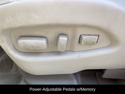 Used 2015 Cadillac SRX Luxury w/ Driver Awareness Package image 12