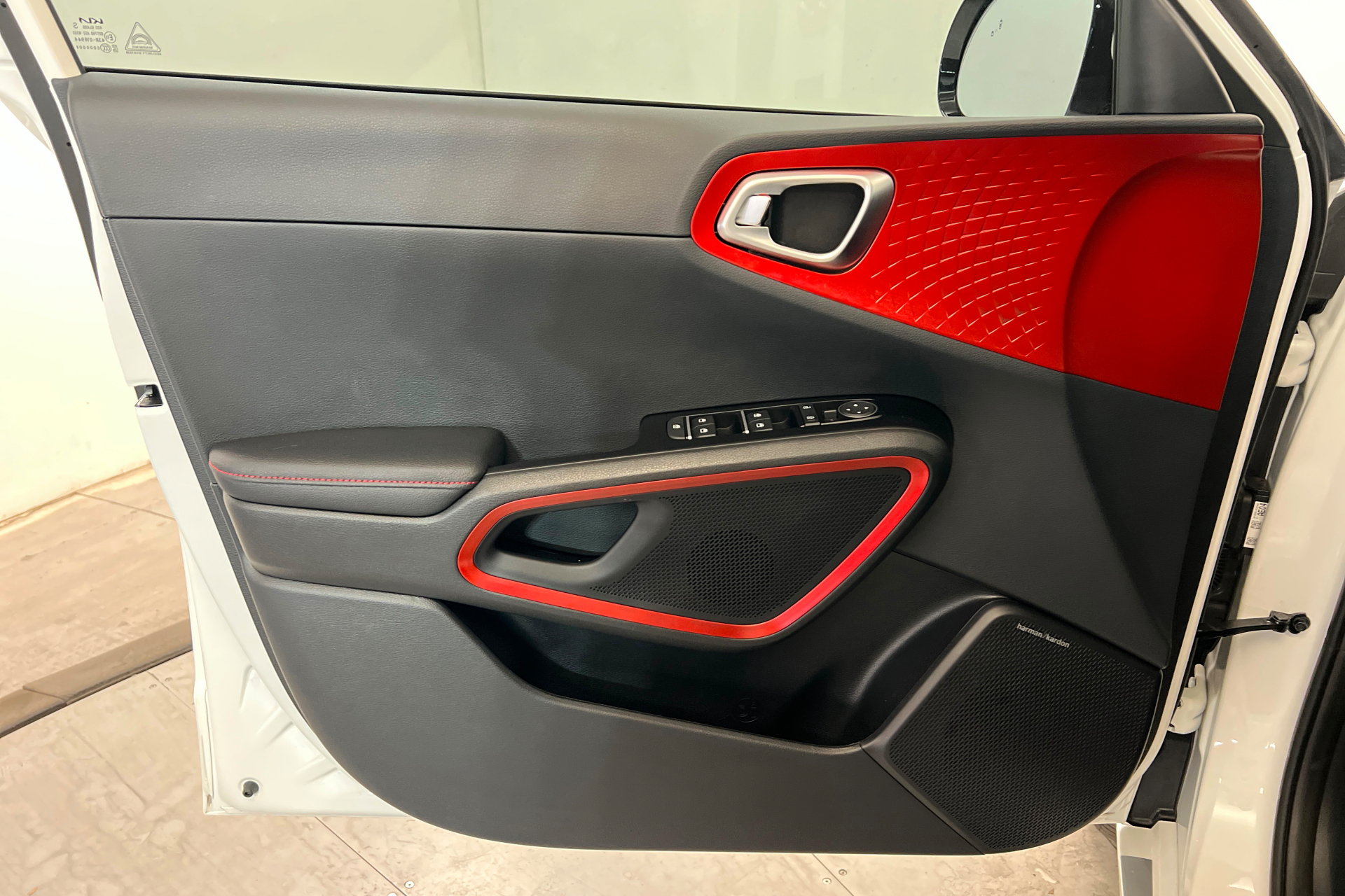 Used 2025 Kia Soul GT-Line w/ GT-Line Technology Package FWD image 15