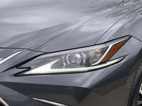 Certified 2025 Lexus ES 350 w/ Premium Package image 6