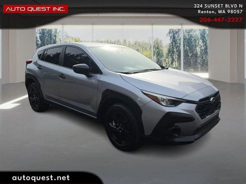 Used 2024 Subaru Crosstrek 2.0i image 3