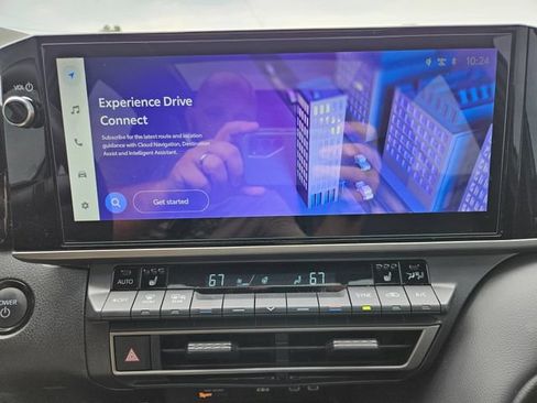 Used 2025 Toyota Camry XSE FWD image 18