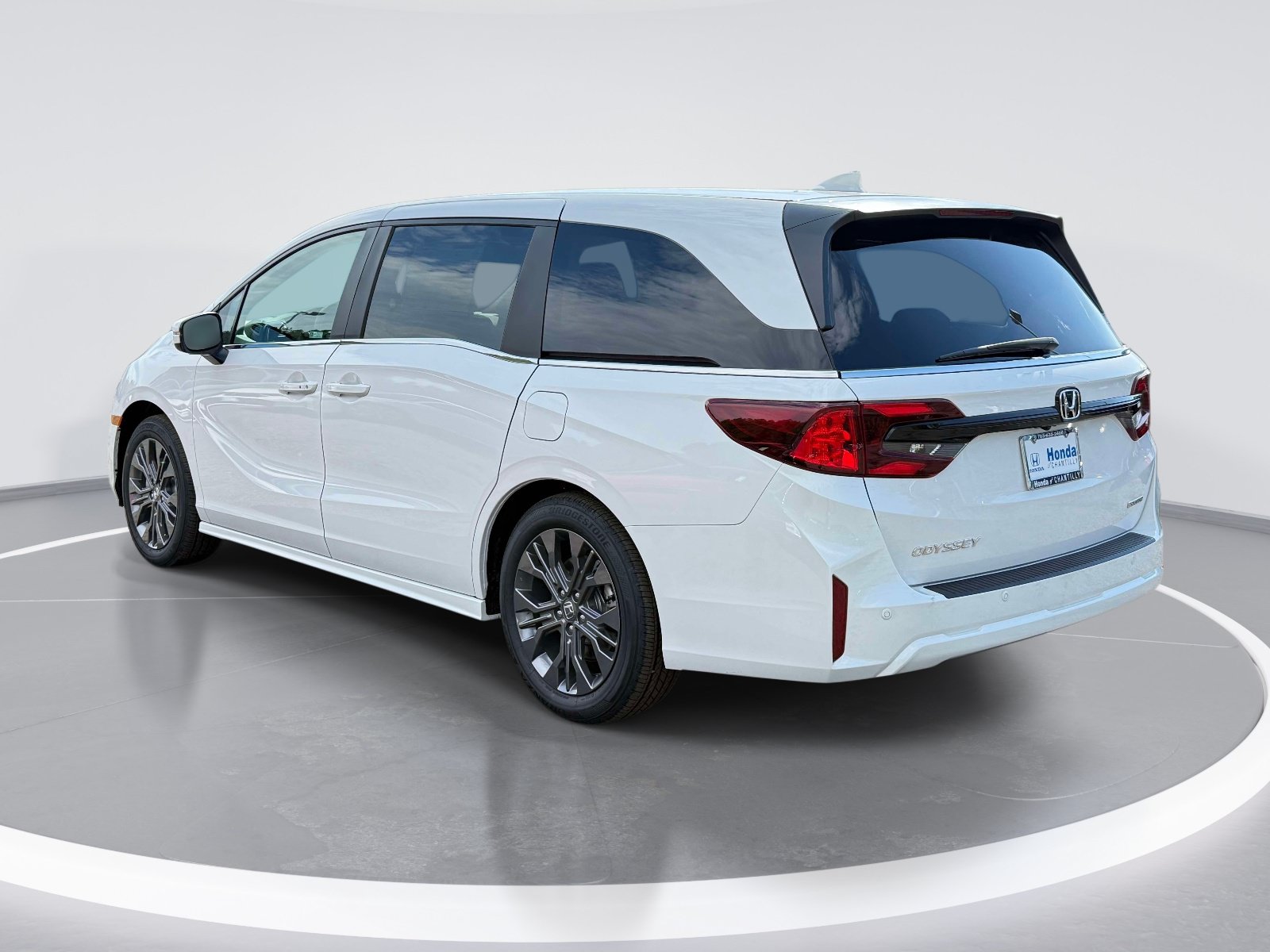 New 2027 Honda Odyssey Touring image 4