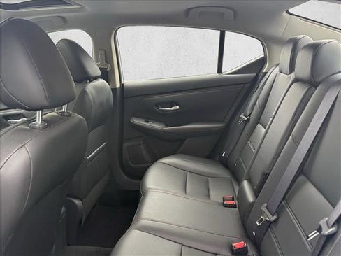 Used 2024 Nissan Sentra SR w/ SR Premium Package image 18