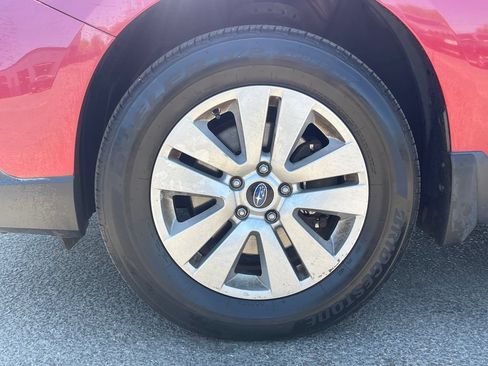 Used 2019 Subaru Outback 2.5i Premium AWD/4WD image 11