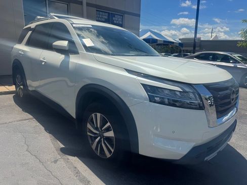 Used 2024 Nissan Pathfinder SL w/ Cargo Package AWD/4WD image 8