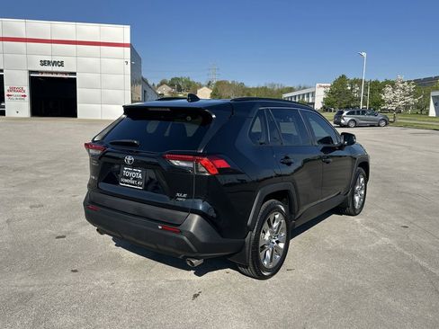 Certified 2020 Toyota RAV4 XLE Premium AWD/4WD image 5