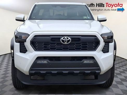 New 2025 Toyota Tacoma TRD Off-Road AWD/4WD image 2