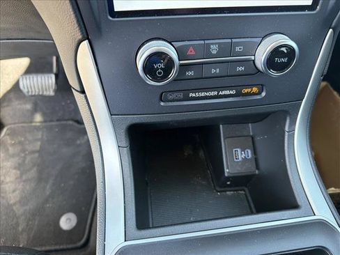 Used 2024 Ford Edge SE AWD/4WD image 14