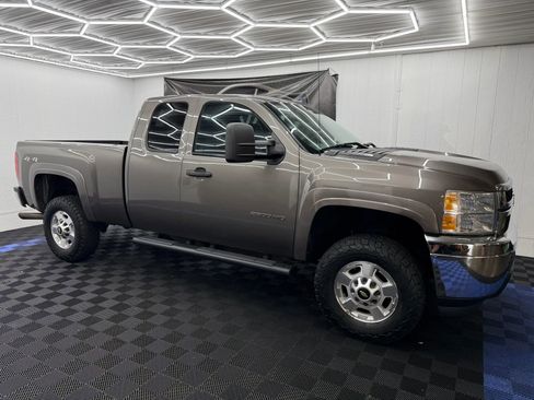 Used 2013 Chevrolet Silverado 2500 LT AWD/4WD image 2