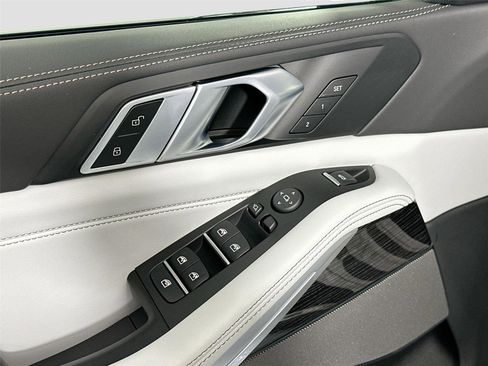 New 2026 BMW X5 xDrive40i w/ M Sport Package AWD/4WD image 18