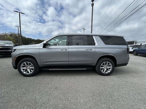 New 2026 Chevrolet Suburban Premier AWD/4WD image 6
