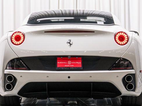 Used 2014 Ferrari California image 43