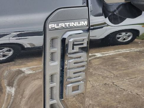 Used 2025 Ford F250 Platinum w/ FX4 Off-Road Package AWD/4WD image 11