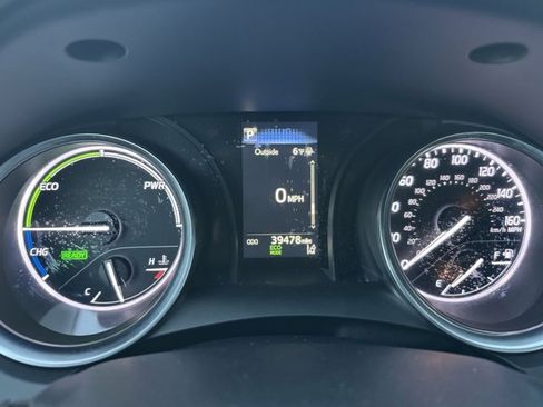 Certified 2018 Toyota Camry LE image 23