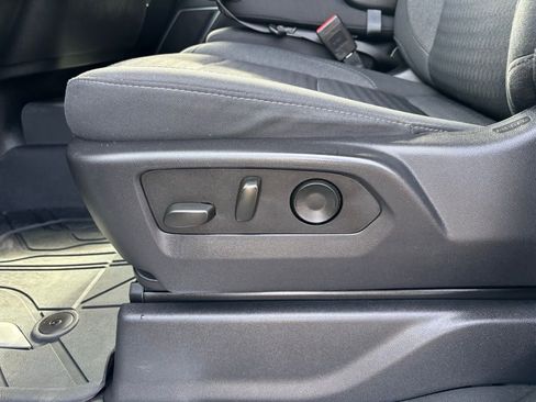 Used 2022 Chevrolet Silverado 1500 LT AWD/4WD image 13